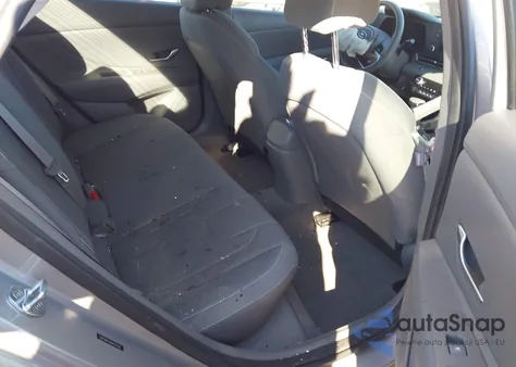 2021 Hyundai Elantra Sel z USA, uszkodzony, nr VIN 5NPLM4AG9MH021569